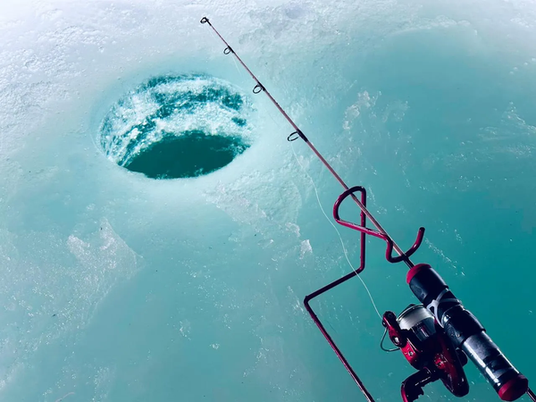 Why Ice Fishing Blind Wastes Time — And How CanFish CF1 Changes That